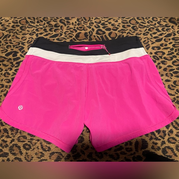 lululemon speed up shorts size 4 - Picture 3 of 3